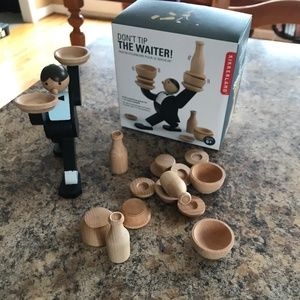 Don't Tip the Waiter! Game Kikkerland